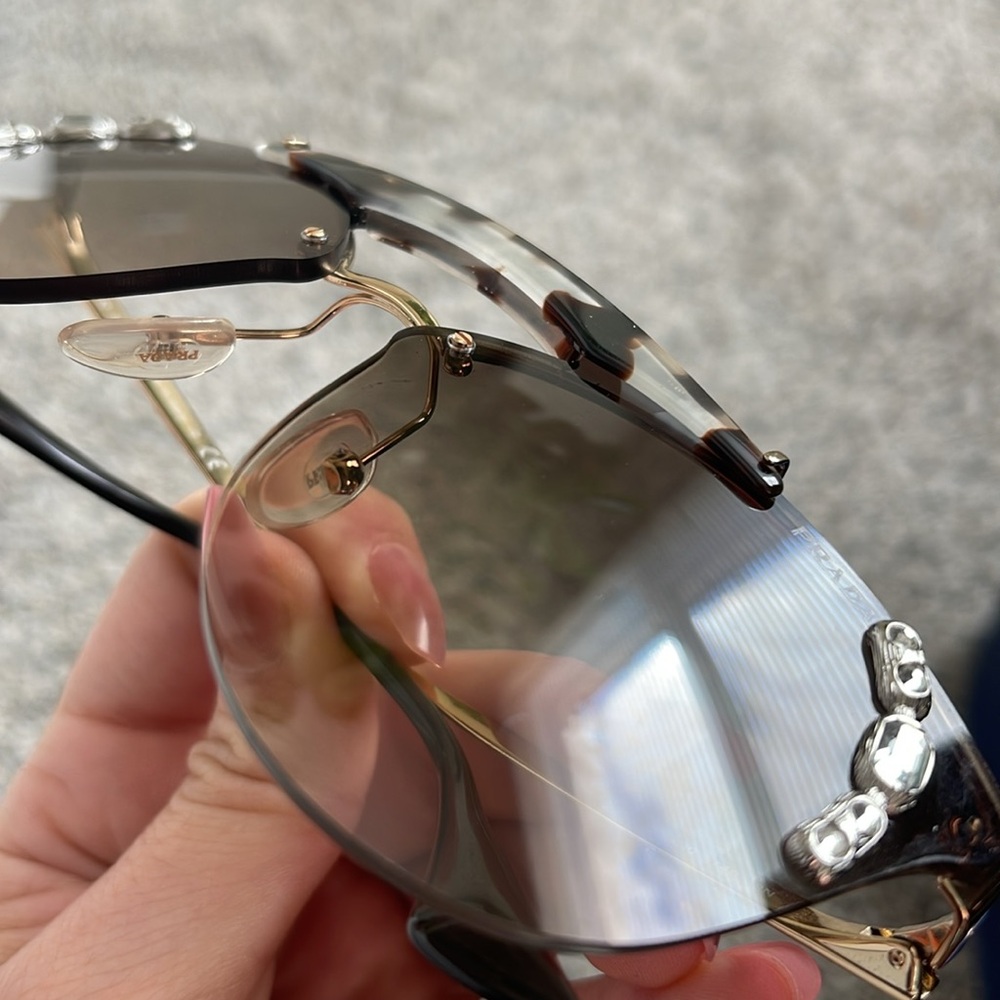 Sunglasses - Picture 6 of 7